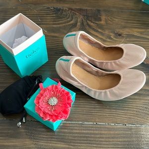 Beautiful baby pink Tieks